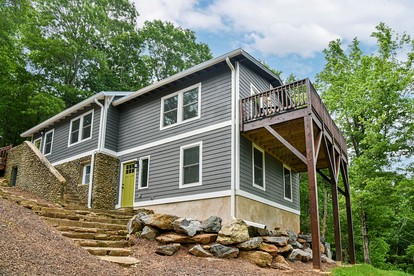 Renovated Bungalow with Panoramic Sunset Views near Black Mountain, NC - glamping.directory