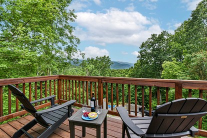 Renovated Bungalow with Panoramic Sunset Views near Black Mountain, NC - Black Mountain, North Carolina - glamping.directory