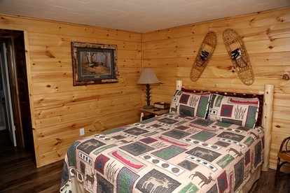 Charming Camping Cabin Rental with Kitchen near Lake George, New York - Schroon Lake, New York - glamping.directory