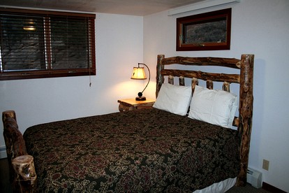 The Ultimate Nature Escape: Rustic Cabin in Estes Park, CO, near Rocky Mountain National Park - Estes Park, Colorado - glamping.directory
