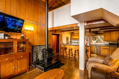 Embrance Nature in this Outstanding Cabin in El Portal, California - El Portal, California - glamping.directory