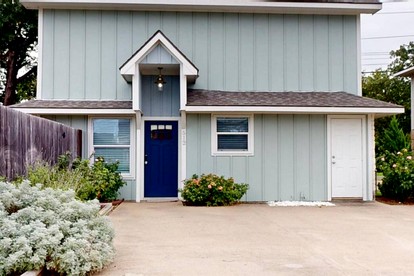 Cozy Modern Farmhouse Retreat Near Central Park in College Station, Texas - glamping.directory
