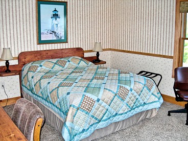 Lake Huron Getaway in Bed and Breakfast near Cheboygan, Michigan - Cheboygan, Michigan - glamping.directory