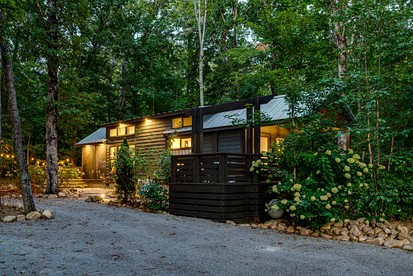 Gorgeous Cottage with Fire Pit and Barbecue in Tracy City, Tennessee - glamping.directory