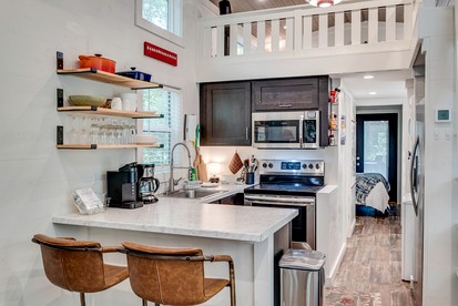 Gorgeous Cottage with Fire Pit and Barbecue in Tracy City, Tennessee - Tracy City, Tennessee - glamping.directory