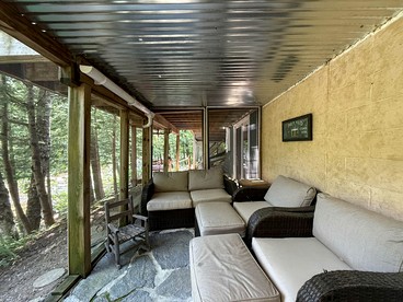 Spacious Cabin Retreat Near Attitash Mountain in Bartlett, New Hampshire - Bartlett, New Hampshire - glamping.directory