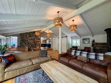 Spacious Cabin Retreat Near Attitash Mountain in Bartlett, New Hampshire - Bartlett, New Hampshire - glamping.directory