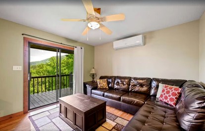 Magnificent 26-Person Vacation Rental in Sevierville, Tennessee - The Ultimate Glamping Site near Pigeon Forge - Sevierville, Tennessee - glamping.directory