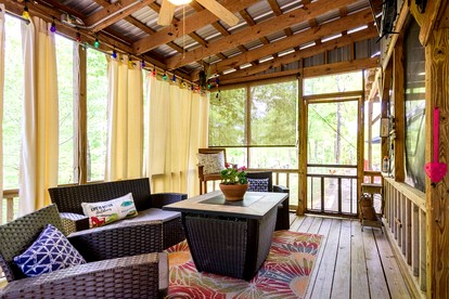 Vintage Airstream Trailer for a Glamping Escape in Alabama - Crane Hill, Alabama - glamping.directory
