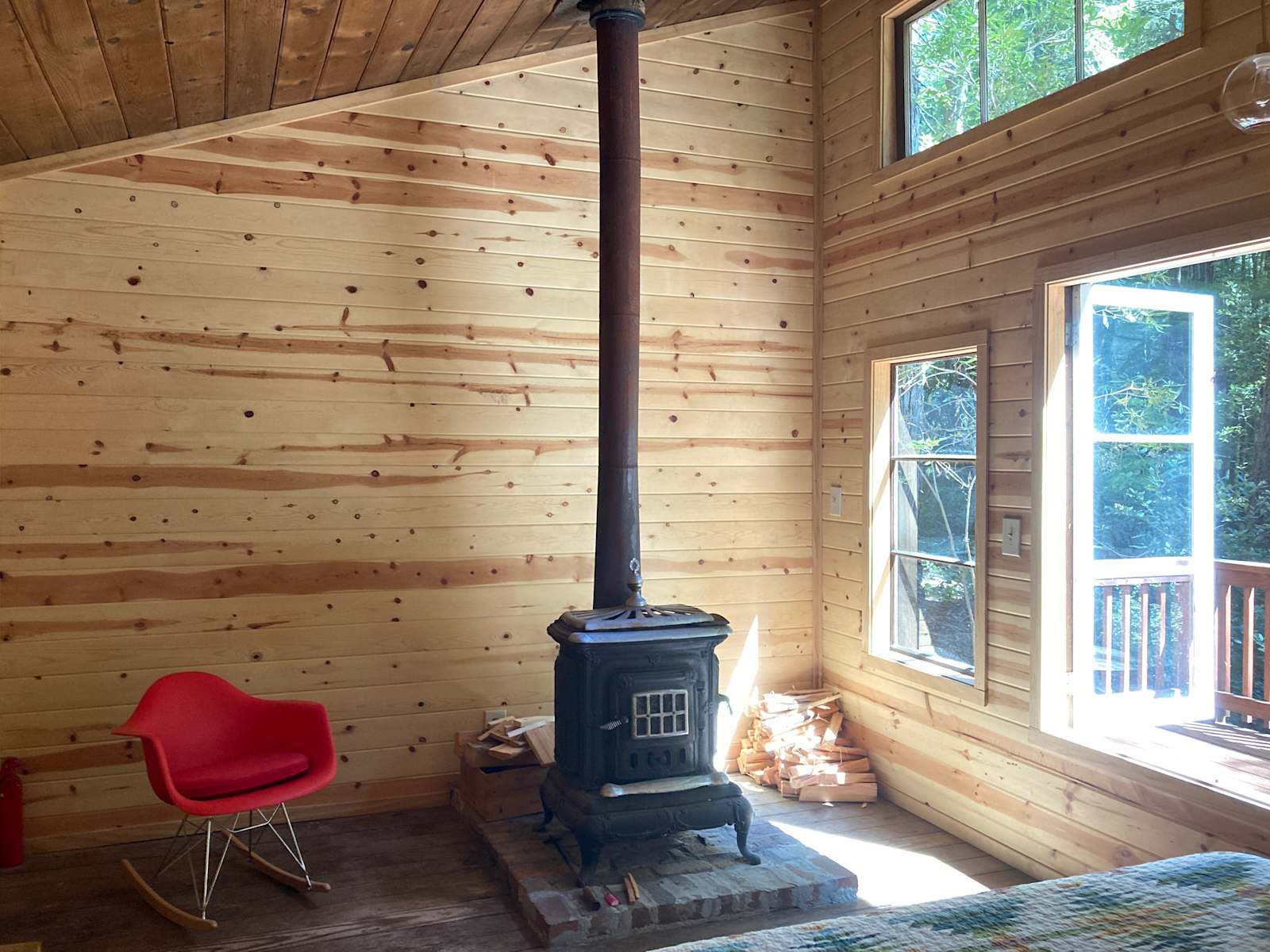 Woods by the Sea Ashram - Albion, California - glamping.directory