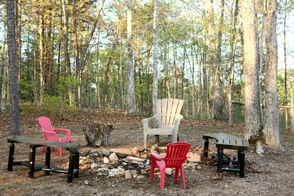 Quiet Cabin with Fire Pit and Hot Tub in the Great Smoky Mountains of North Carolina - Warne, North Carolina - glamping.directory