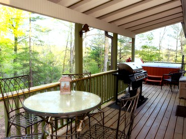 Quiet Cabin with Fire Pit and Hot Tub in the Great Smoky Mountains of North Carolina - Warne, North Carolina - glamping.directory
