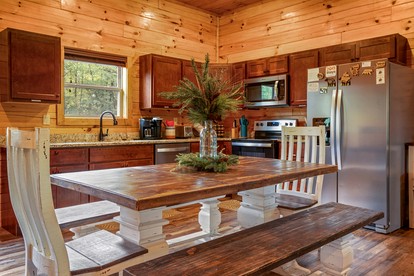 Scenic Smoky Mountain Log Cabin with Indoor Pool & Hot Tub Near Dollywood – Sevierville - Sevierville, Tennessee - glamping.directory