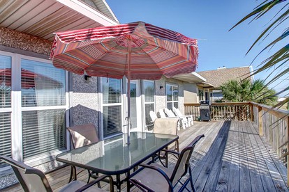 Modern Cottage Rental with Ocean Views in Fernandina Beach, Florida - Fernandina Beach, Florida - glamping.directory