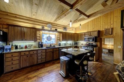 My Story | King Bed - Peaceful Cabin Retreat in Story, WY - Story, Wyoming - glamping.directory