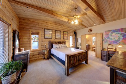 My Story | King Bed - Peaceful Cabin Retreat in Story, WY - Story, Wyoming - glamping.directory