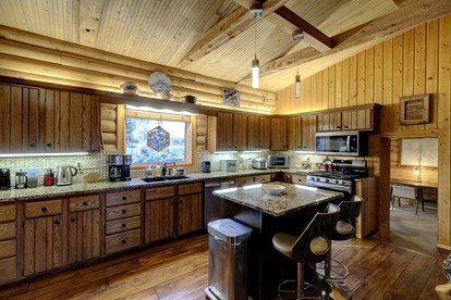 My Story | King Bed - Peaceful Cabin Retreat in Story, WY - Story, Wyoming - glamping.directory