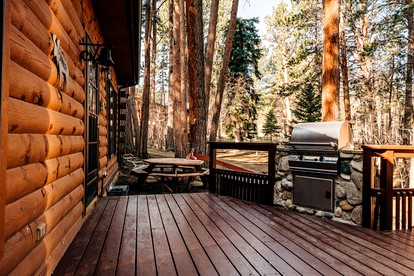 My Story | King Bed - Peaceful Cabin Retreat in Story, WY - Story, Wyoming - glamping.directory
