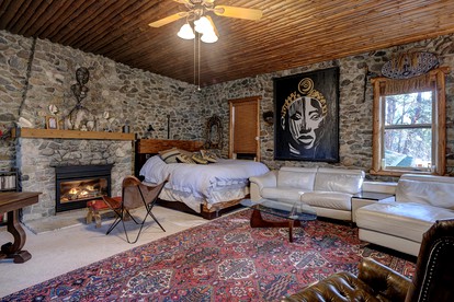 My Story | King Bed - Peaceful Cabin Retreat in Story, WY - Story, Wyoming - glamping.directory