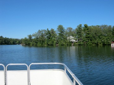 Blissful Lakeside Vacation Home with Pavilion and Dock near Woodland Park in Bitely, Michigan - Bitely, Michigan - glamping.directory