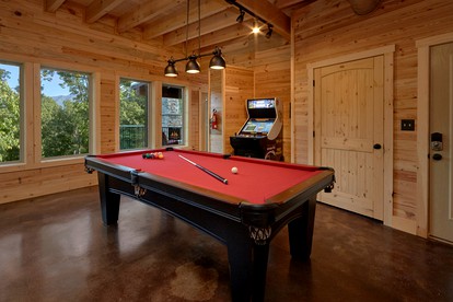 Romantic Gatlinburg Getaway for a Vacation in Tennessee - Gatlinburg, Tennessee - glamping.directory