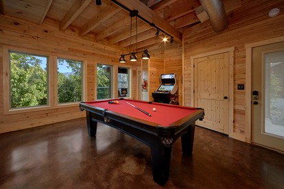 Romantic Gatlinburg Getaway for a Vacation in Tennessee - Gatlinburg, Tennessee - glamping.directory