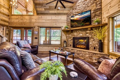 Breathtaking Spacious Cabin with Jacuzzi and Foosball Table in Tennessee - Gatlinburg, Tennessee - glamping.directory