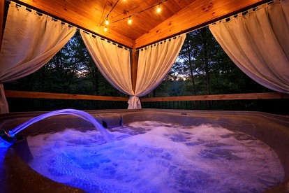 Breathtaking Spacious Cabin with Jacuzzi and Foosball Table in Tennessee - Gatlinburg, Tennessee - glamping.directory
