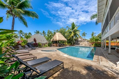 Incredible Luxury Beach House with Pool, Hot Tub, and Ocean Views in Kailua-Kona, Big Island, Hawaii - Holualoa, Hawaii - glamping.directory