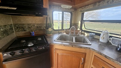 Charming RV Glamping Escape with Modern Comforts, Fresh Linens, and Coffee Outdoors in Victoria, Texas - Victoria, Texas - glamping.directory