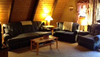 Family-Friendly Cabin Rental near Mirror Lake in Lake Placid, New York - glamping.directory