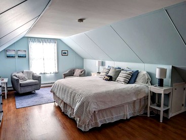 Picturesque Waterfront Cottage with Waterfall Views, Fireplace & Deck, Near Acadia National Park in Gouldsboro, Maine - Gouldsboro, Maine - glamping.directory