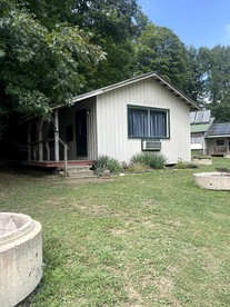 Explore the Beautiful Nature Surrounding this Cabin in Indiana - Nashville, Indiana - glamping.directory