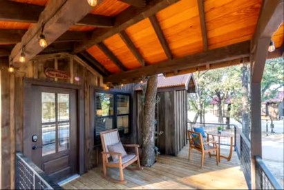 The Blue Jay Treehouse in Elm Mott, TX - Elm Mott, Texas - glamping.directory