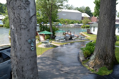 Peaceful Four-Person Beach Vacation Rental in Laconia, New Hampshire - Weirs Beach, New Hampshire - glamping.directory
