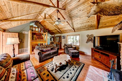 Wonderful Secluded Cabin with Fireplace in Estes Park, Colorado - Estes Park, Colorado - glamping.directory