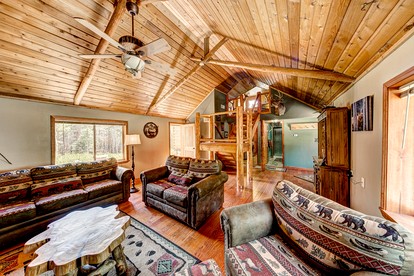 Wonderful Secluded Cabin with Fireplace in Estes Park, Colorado - Estes Park, Colorado - glamping.directory