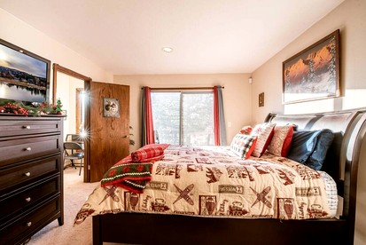 Mountain Magic: Cabin in an Unbeatable Location near Big Bear Lake - San Bernardino, California - glamping.directory