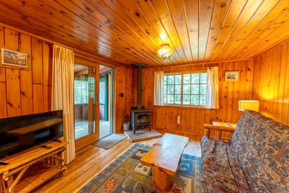 Charming Pet-Friendly Cabin in Ely, Ideal for Getaways to Nature in Minnesota - Ely, Minnesota - glamping.directory