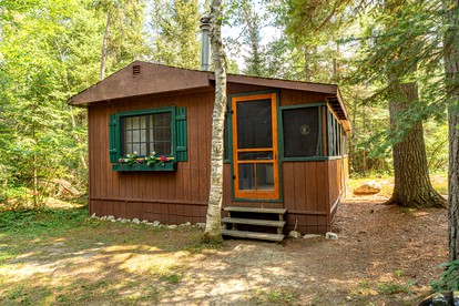 Charming Pet-Friendly Cabin in Ely, Ideal for Getaways to Nature in Minnesota - glamping.directory
