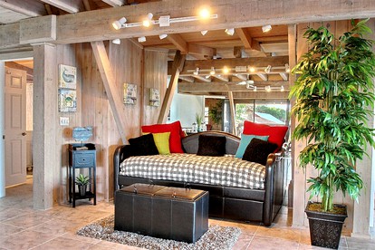 Beautifully Decorated Waterfront Chalet Rental in Grant, Florida - Grant, Florida - glamping.directory