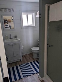 Columbia River Glamping Retreat: Cozy Cabin for Two in Skamokawa, Washington - Skamokawa Valley, Washington - glamping.directory