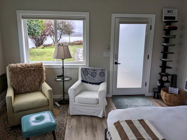Columbia River Glamping Retreat: Cozy Cabin for Two in Skamokawa, Washington - Skamokawa Valley, Washington - glamping.directory
