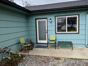 Columbia River Glamping Retreat: Cozy Cabin for Two in Skamokawa, Washington - glamping.directory