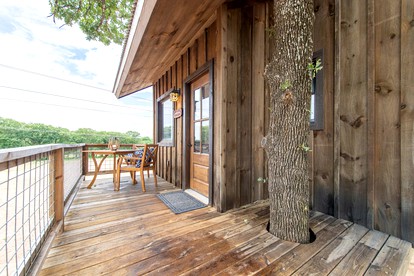 Texan Tree House for an Outdoor Adventure near Magnolia - glamping.directory