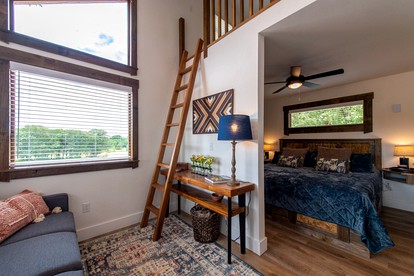 Texan Tree House for an Outdoor Adventure near Magnolia - Elm Mott, Texas - glamping.directory