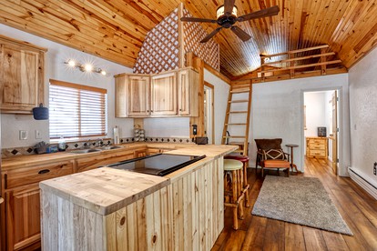 Secluded Tiny House Perfect for Hiking Trails and Disconnect in Banner, Wyoming - Banner, Wyoming - glamping.directory