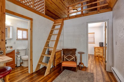 Secluded Tiny House Perfect for Hiking Trails and Disconnect in Banner, Wyoming - Banner, Wyoming - glamping.directory