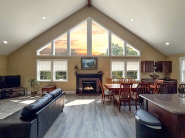Inviting North Conway Retreat with Hot Tub, Game Room & Pool near Downtown Shops and Dining in NH - North Conway, New Hampshire - glamping.directory