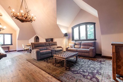 Castle Gatehouse Rental for a Unique Getaway near Bolton Landing, New York - Bolton , New York - glamping.directory